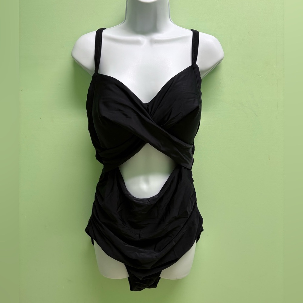 Black Cutout Swimsuit XL 1 piece. P#150